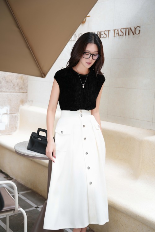 Sixdo Cream Raw Flared Skirt